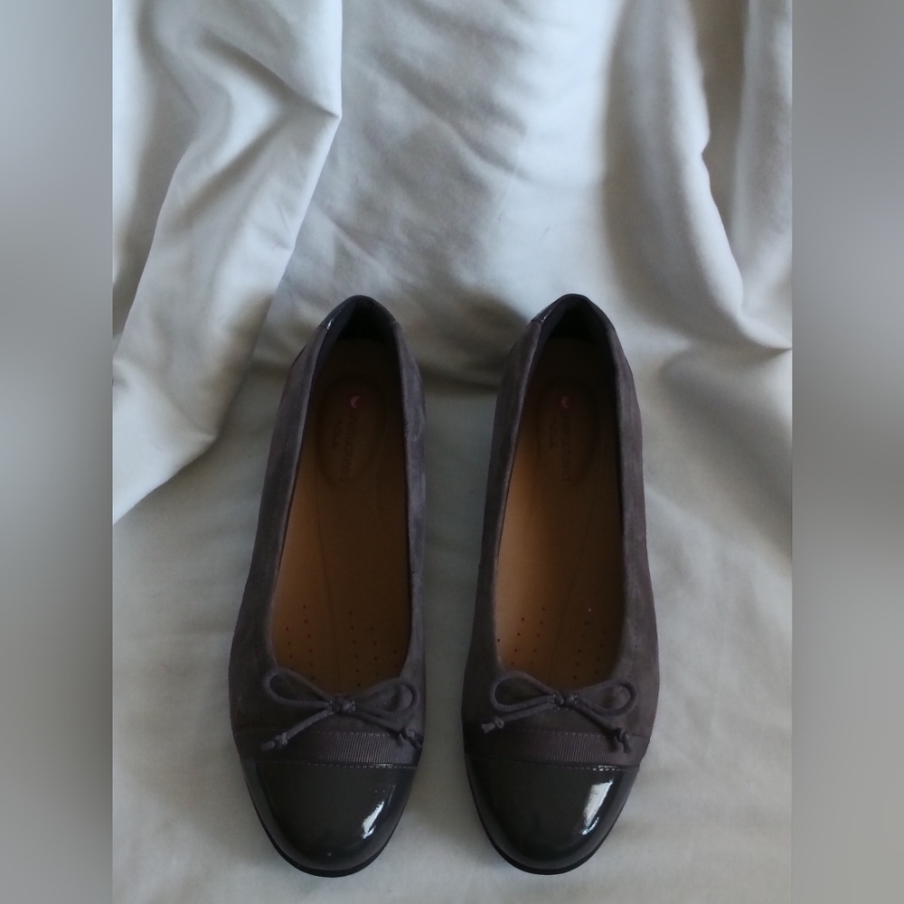 Clarks Flats Women 5M Gray Ballet Church Office Versatile Elegant Sophisticated